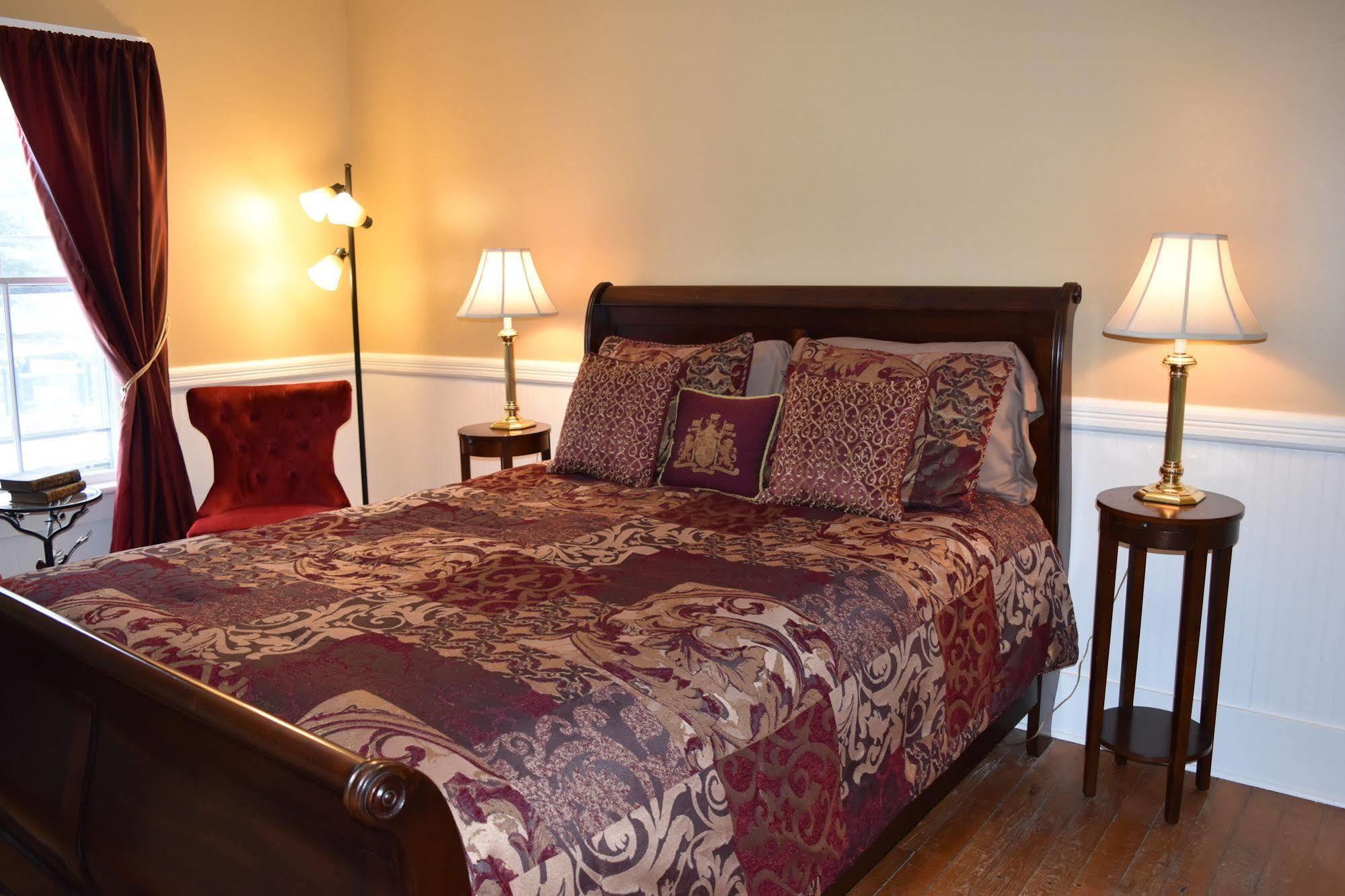 The Lincoln Inn & Restaurant At The Covered Bridge Woodstock Extérieur photo