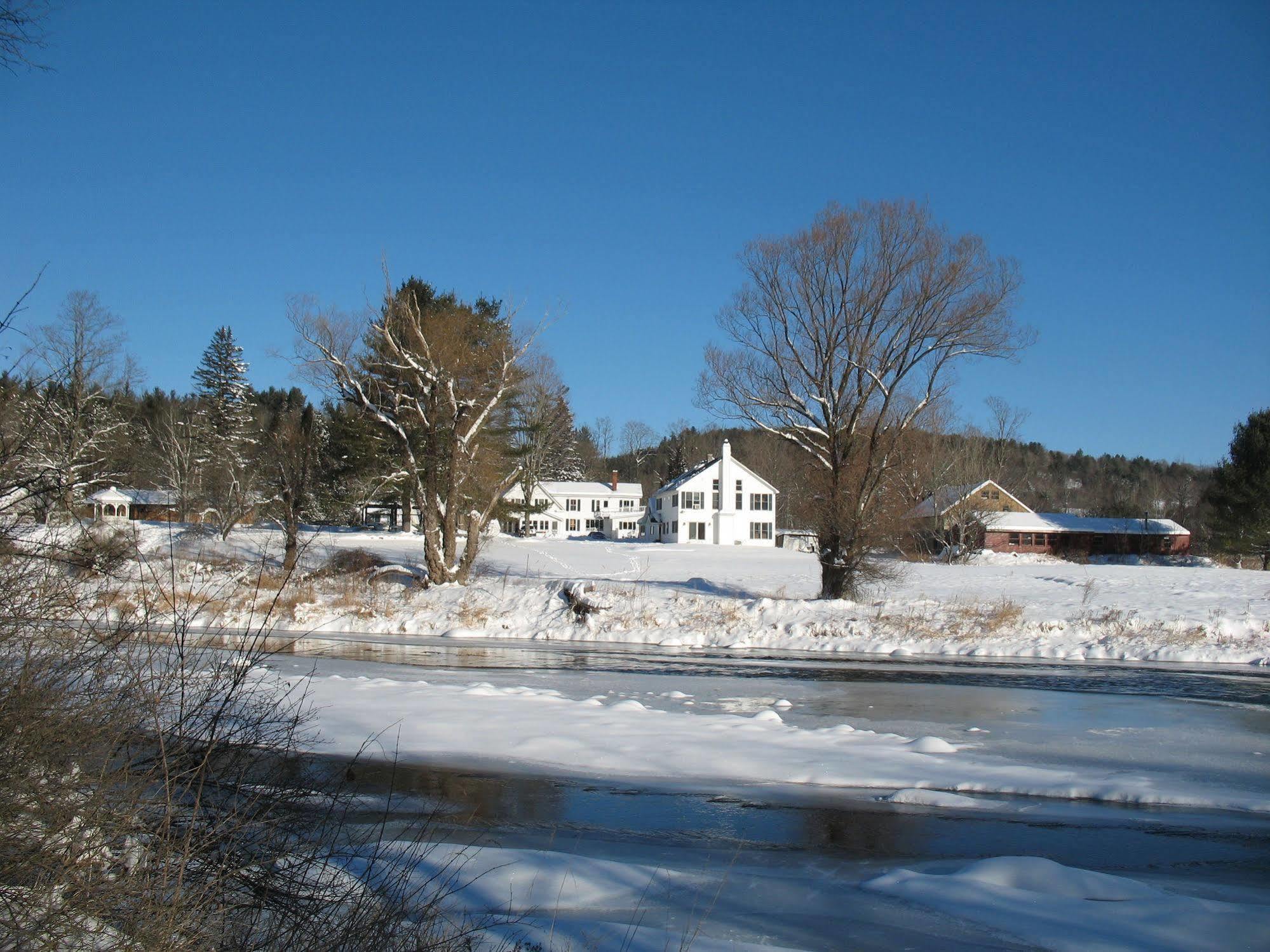 The Lincoln Inn & Restaurant At The Covered Bridge Woodstock Extérieur photo